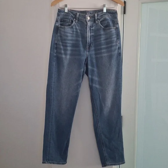 American Eagle Outfitters Highest Rise Mom Jeans - Picture 11 of 14